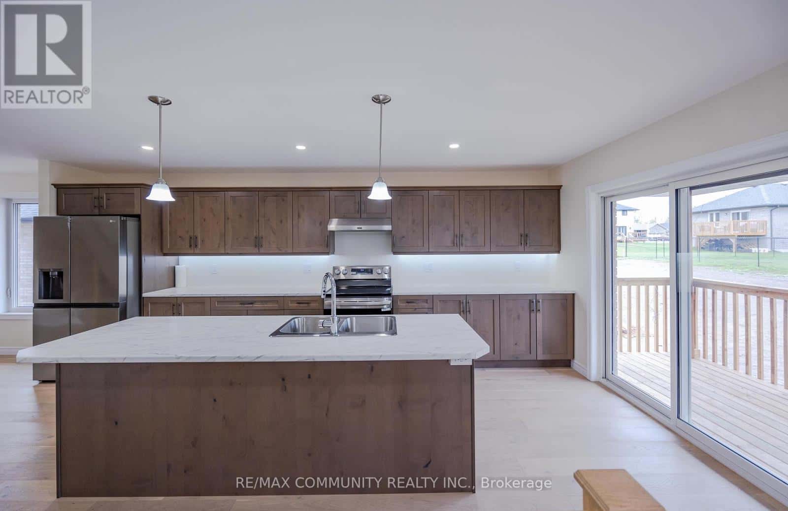 6 BRADLEY LANE — Asphodel-Norwood - Photo 3 of 40