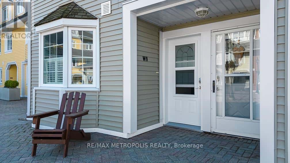 Point Edward — Point Edward - Photo 2 of 40