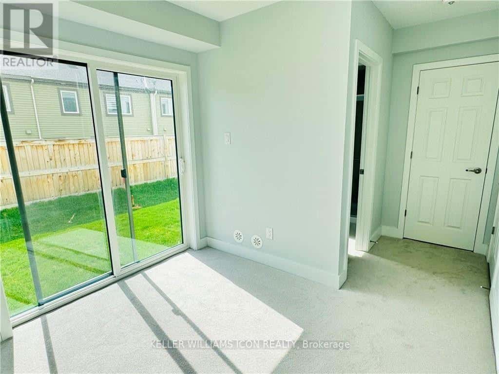 543 WOVEN PRIVATE — Ottawa - Photo 4 of 23