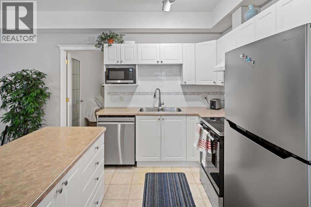 Calgary — Calgary - Photo 4 of 38