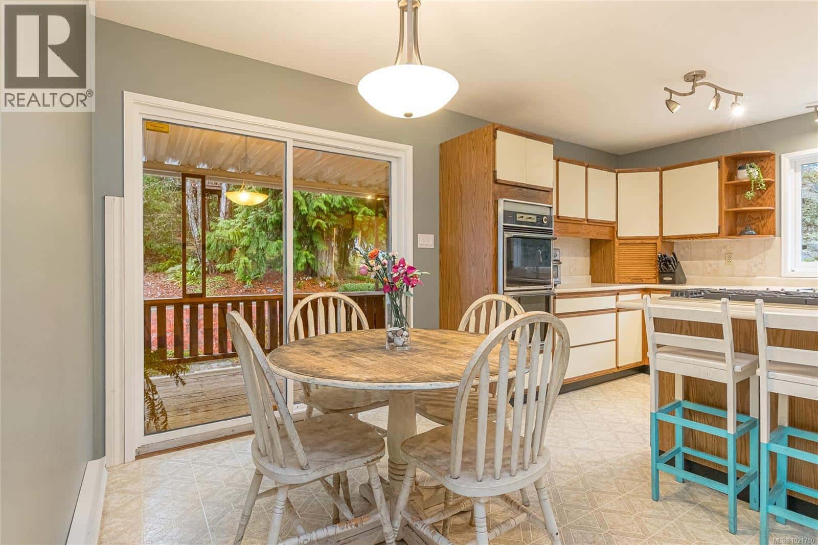 1850 Delanice Way — Nanoose Bay, British Columbia - Photo 5 of 94