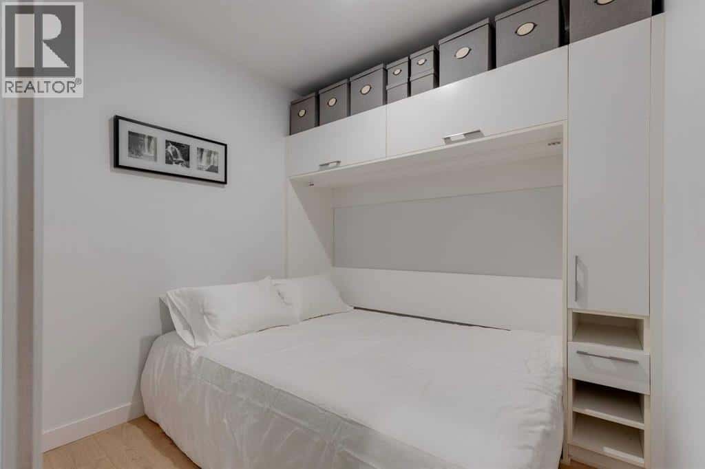 Calgary — Calgary - Photo 4 of 42