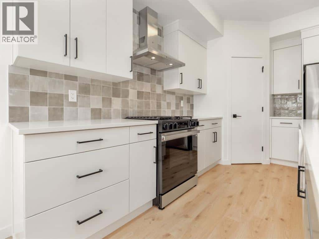 Lethbridge — Lethbridge - Photo 3 of 18