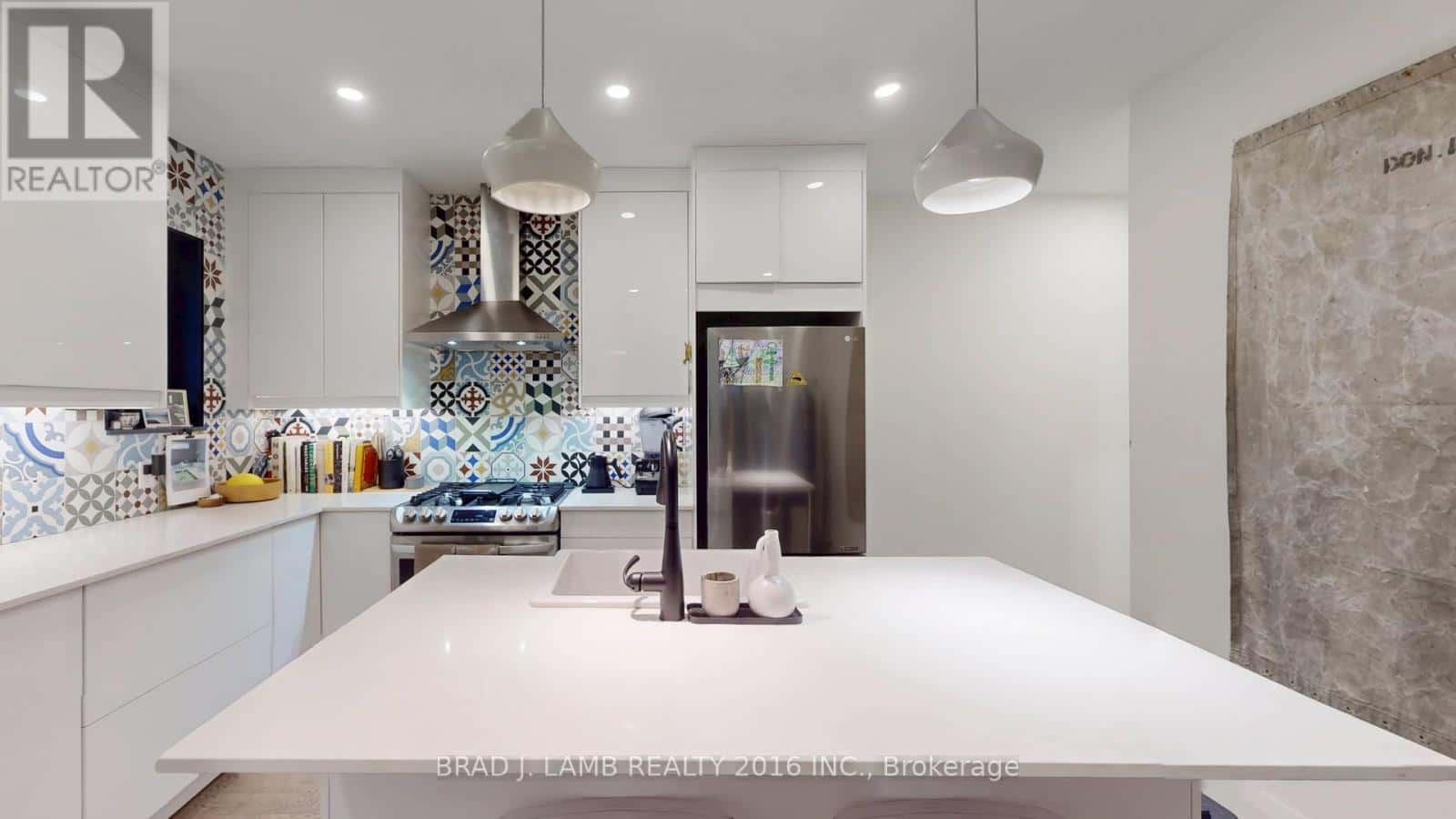 Toronto (Wychwood) — Toronto (Wychwood) - Photo 5 of 26