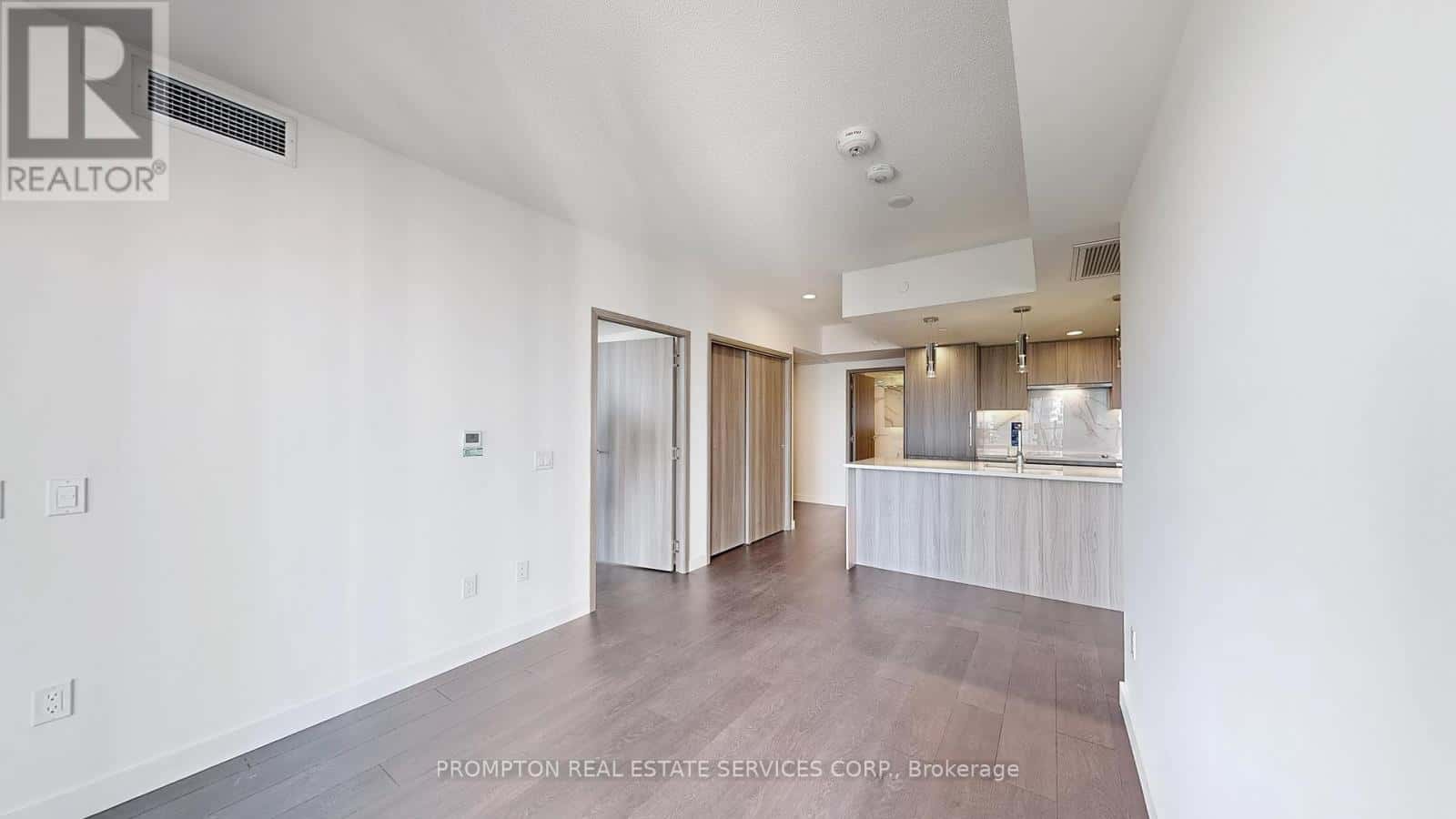 Toronto (Waterfront Communities) — Toronto (Waterfront Communities) - Photo 5 of 46