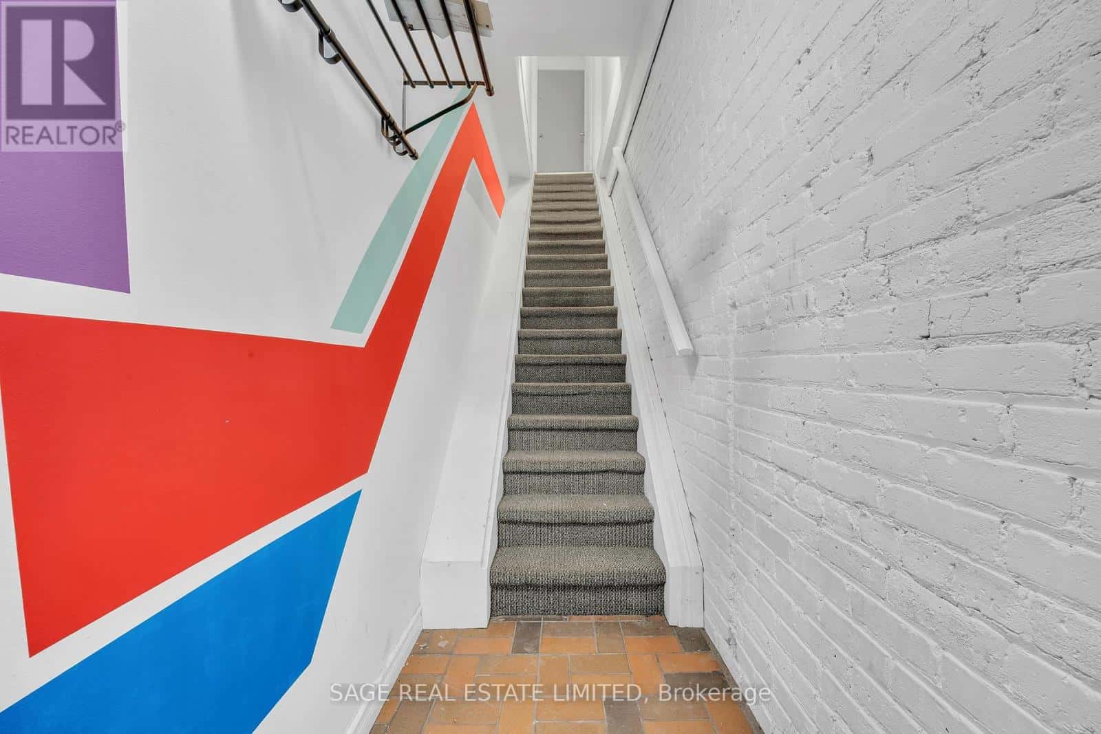 Toronto (Oakwood Village) — Toronto (Oakwood Village) - Photo 3 of 25