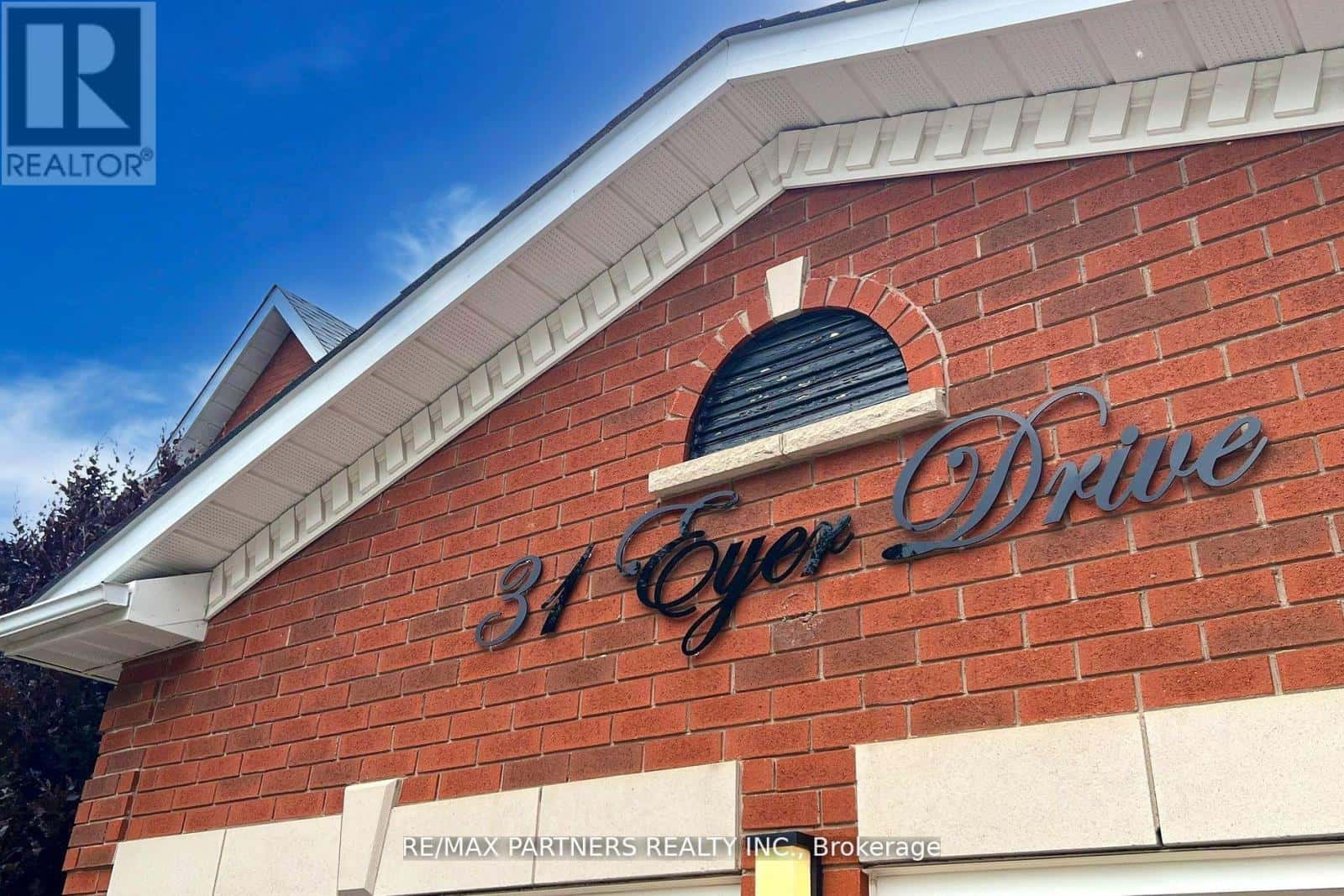 Markham (Cachet) — Markham (Cachet) - Photo 4 of 50