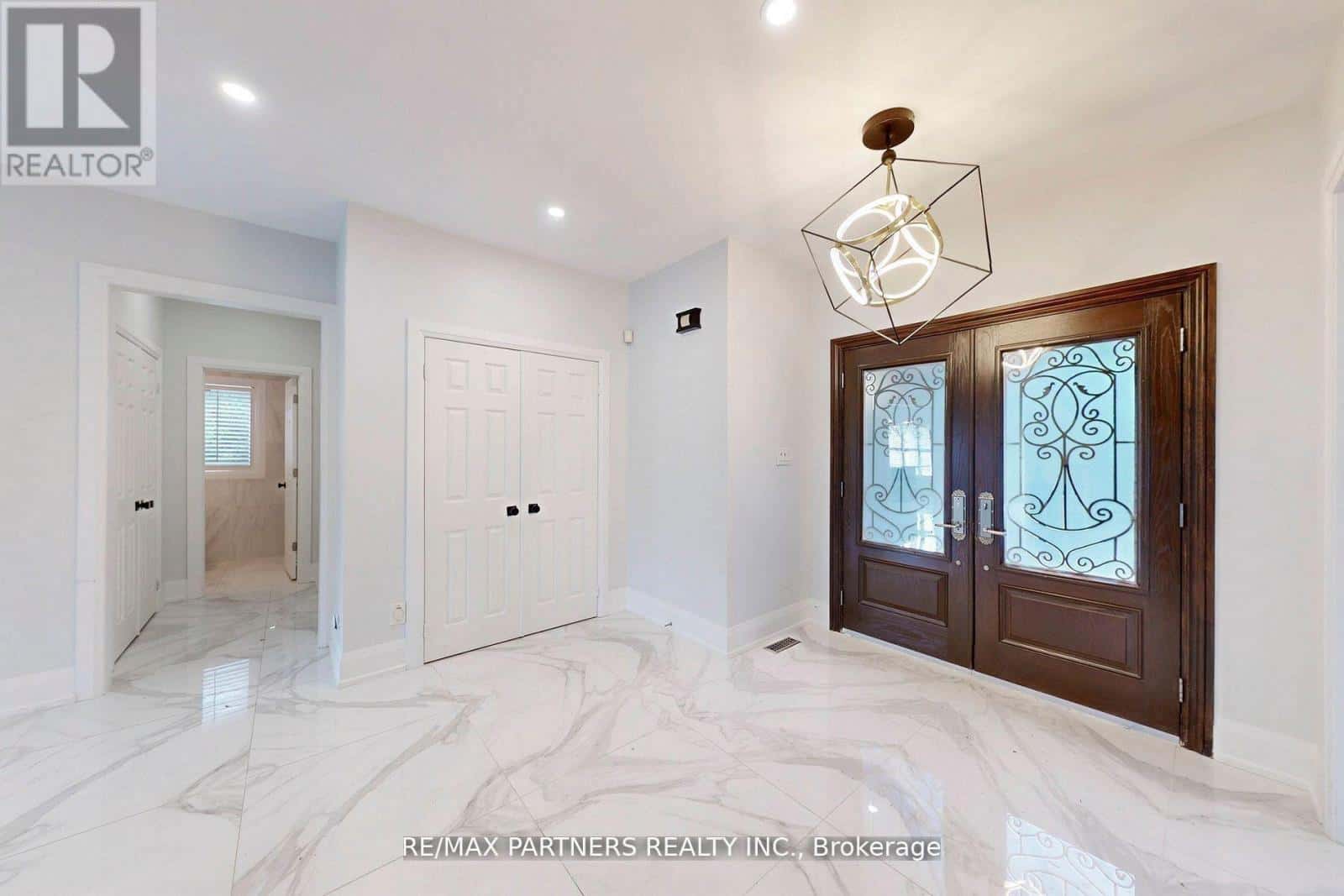 Markham (Cachet) — Markham (Cachet) - Photo 5 of 50