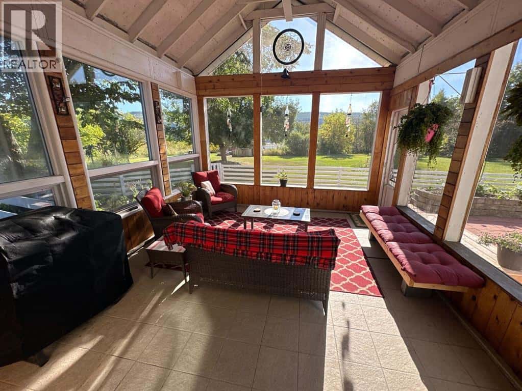 11905 91 Street — Peace River, Alberta - Photo 4 of 50