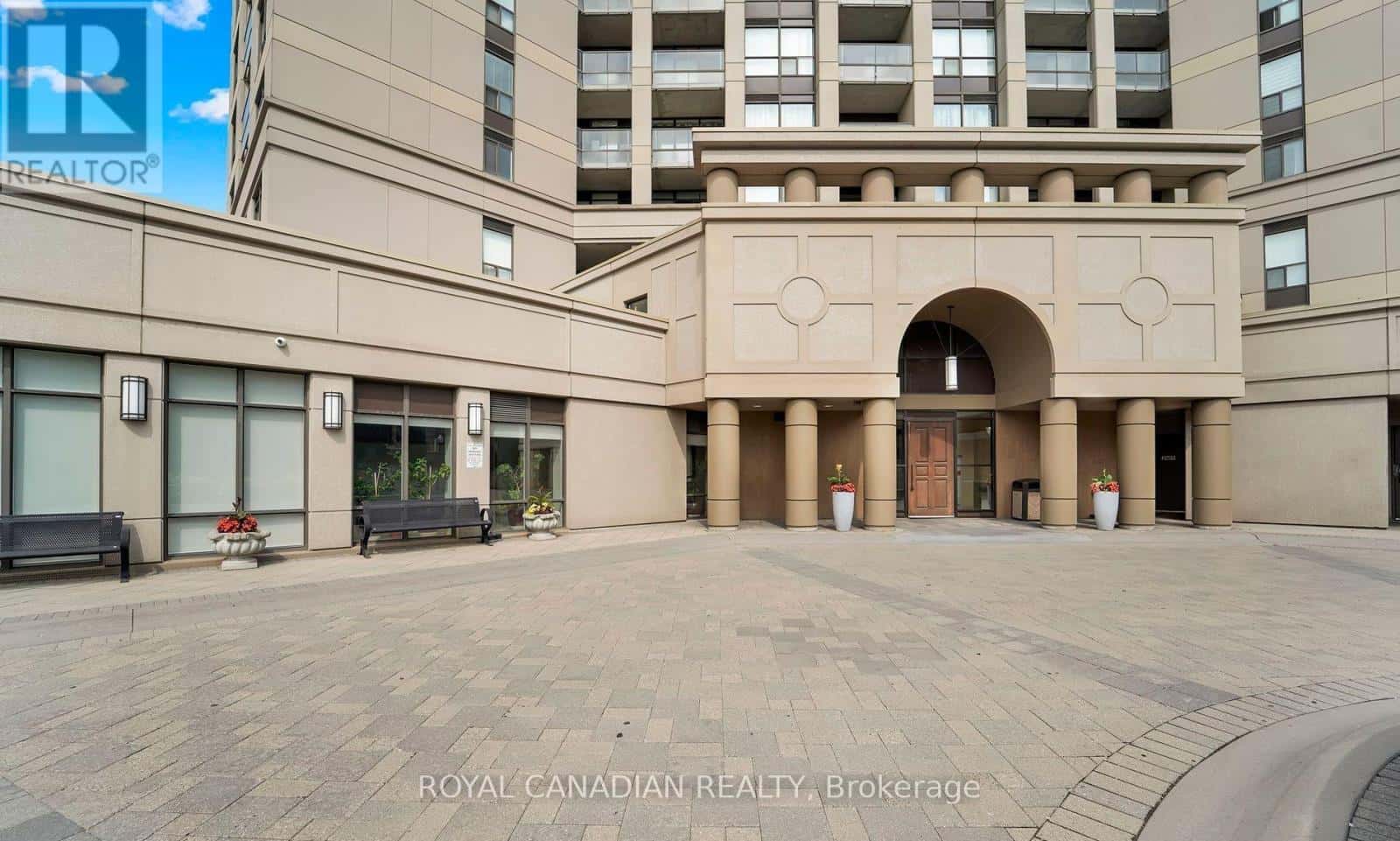 Mississauga (Hurontario) — Mississauga (Hurontario) - Photo 3 of 27