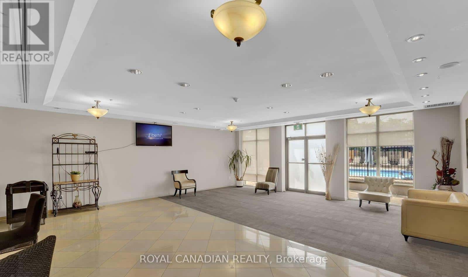 Mississauga (Hurontario) — Mississauga (Hurontario) - Photo 4 of 27