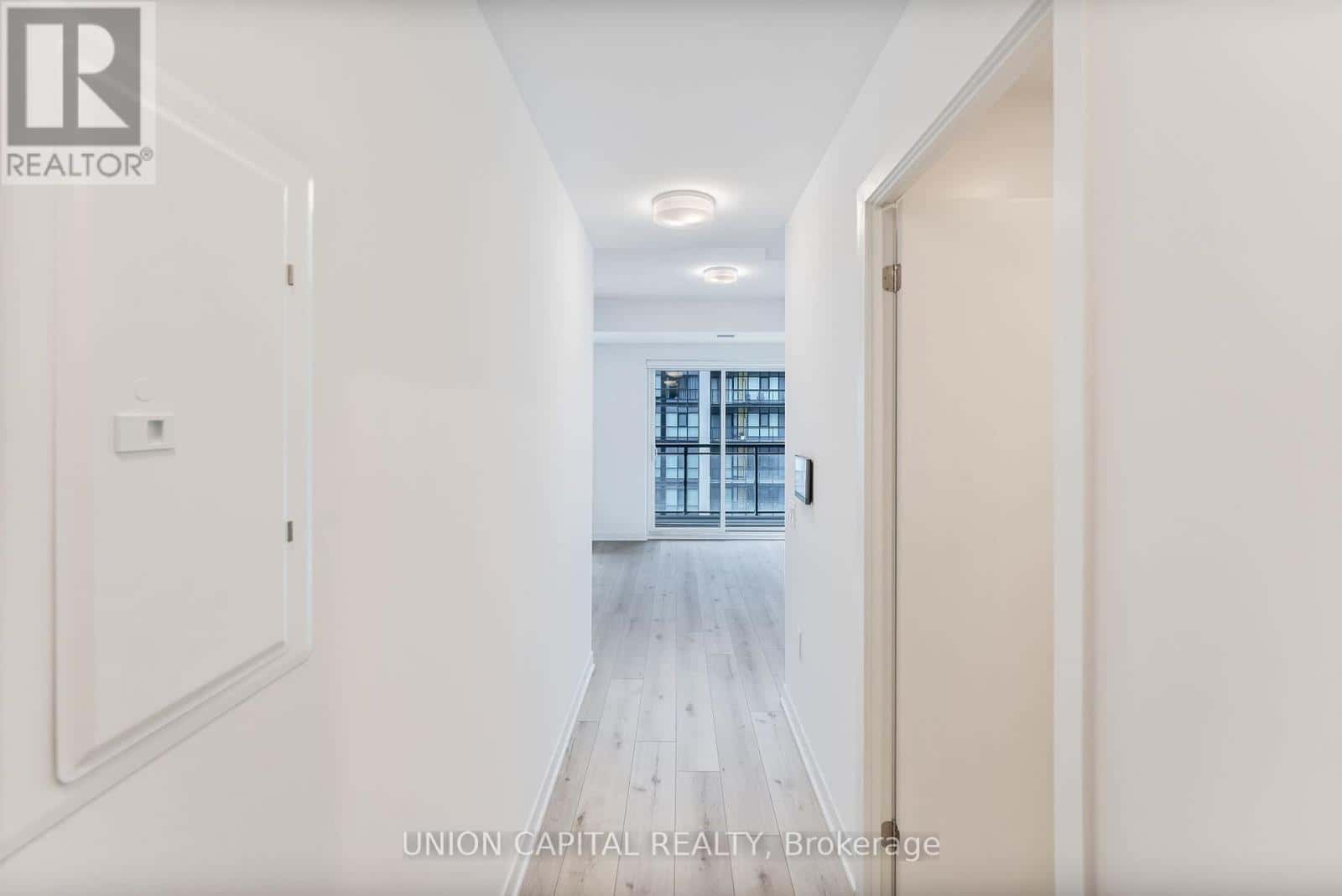 Oakville (GO Glenorchy) — Oakville (GO Glenorchy) - Photo 2 of 33