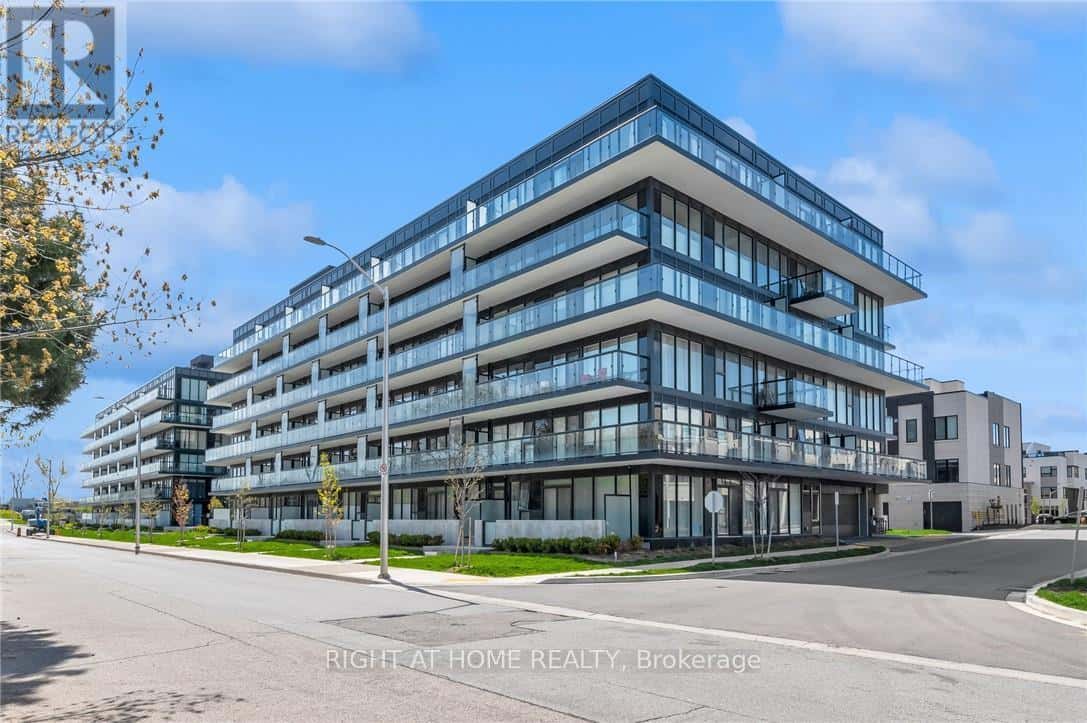 Burlington (LaSalle) — Burlington (LaSalle) - Photo 3 of 30