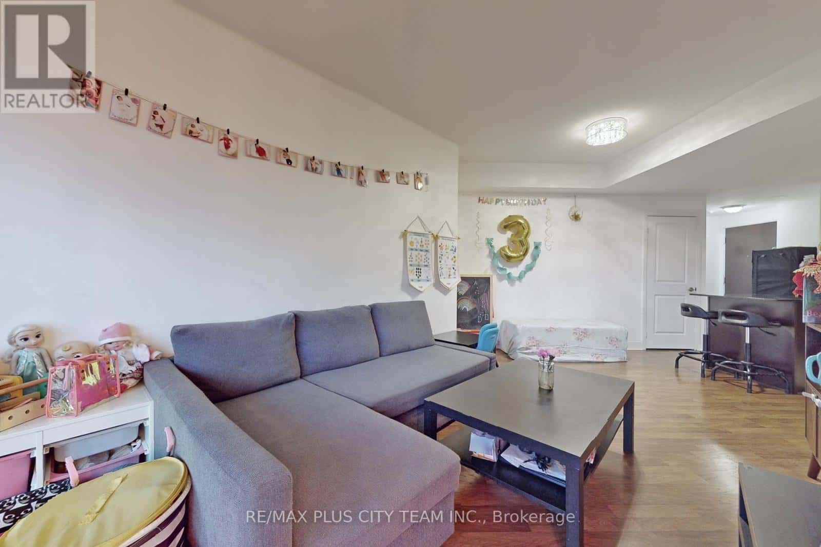 Mississauga (City Centre) — Mississauga (City Centre) - Photo 4 of 41