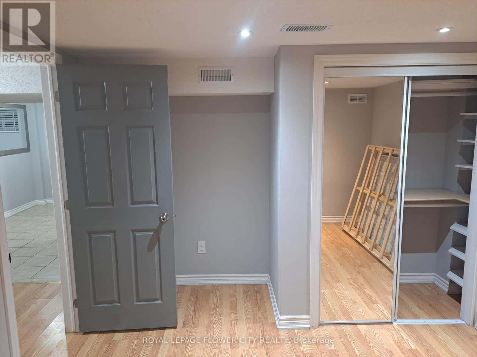 Brampton (Avondale) — Brampton (Avondale) - Photo 5 of 14