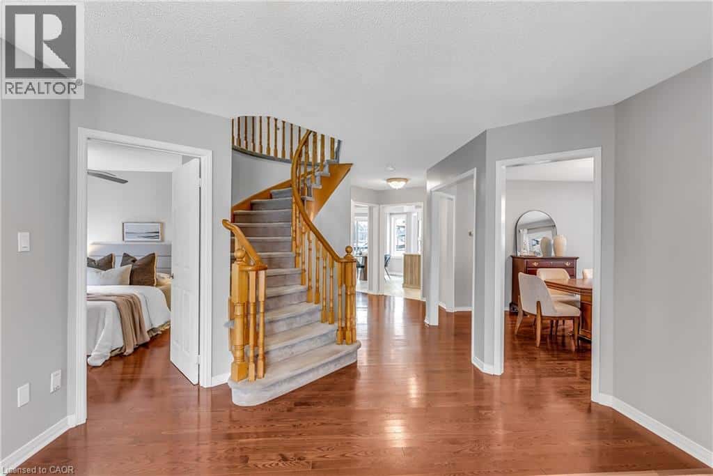 72 HILBORN Avenue — Cambridge, Ontario - Photo 4 of 48