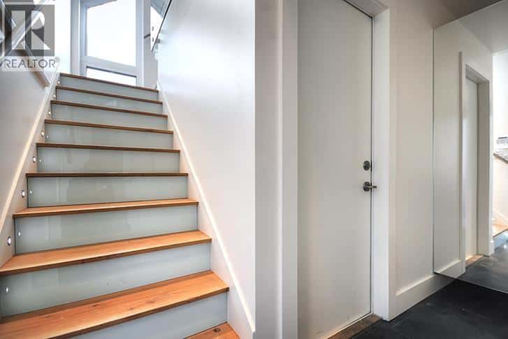 Vancouver — Vancouver - Photo 5 of 19