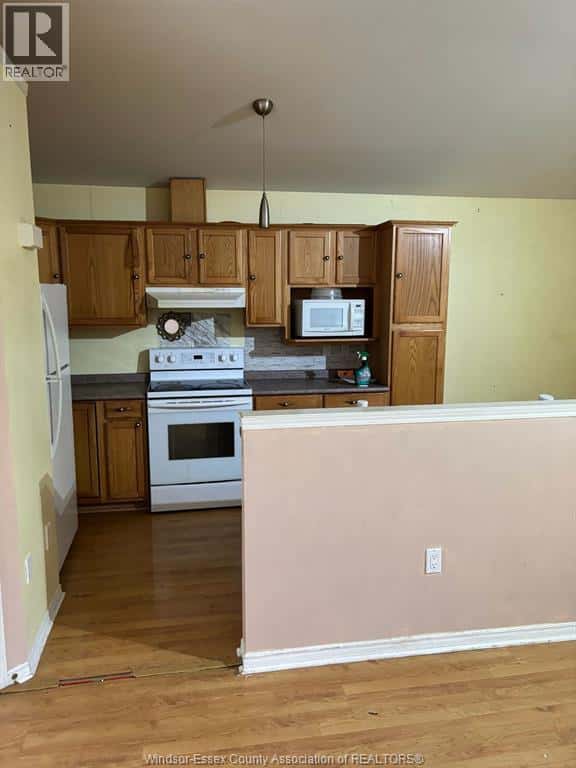 Windsor — Windsor - Photo 4 of 11