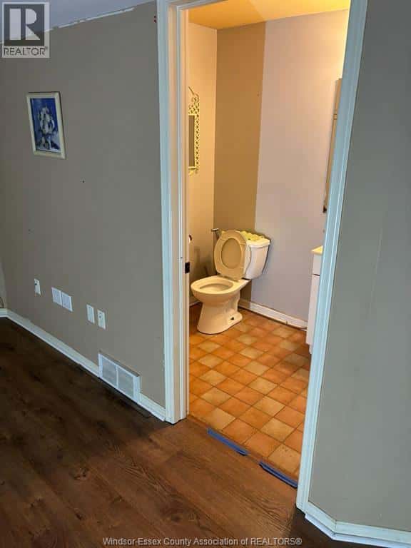 Windsor — Windsor - Photo 5 of 11