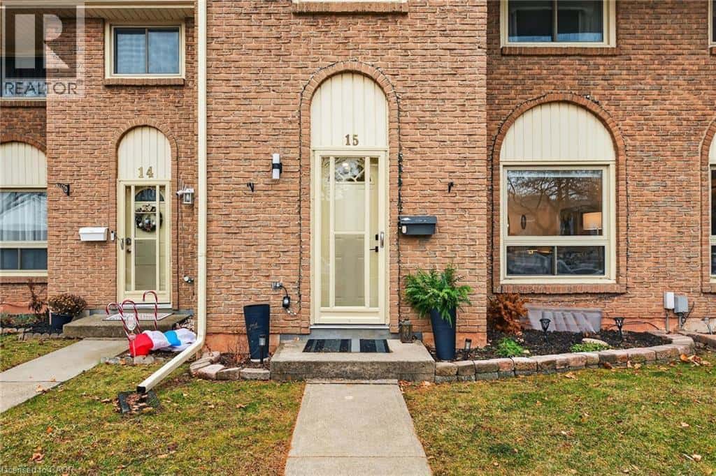 150 GATESHEAD Crescent Unit# 15 — Stoney Creek, Ontario - Photo 3 of 50