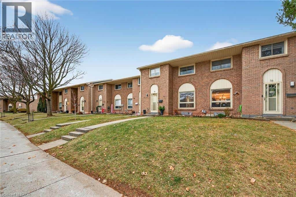 150 GATESHEAD Crescent Unit# 15 — Stoney Creek, Ontario - Photo 4 of 50