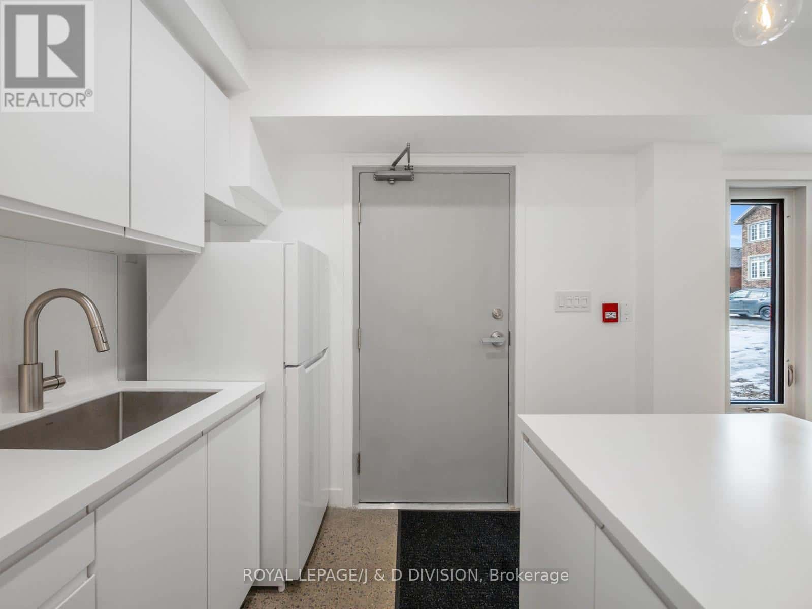 G2 - 325 SAMMON AVENUE — Toronto (Danforth Village-East York) - Photo 3 of 11