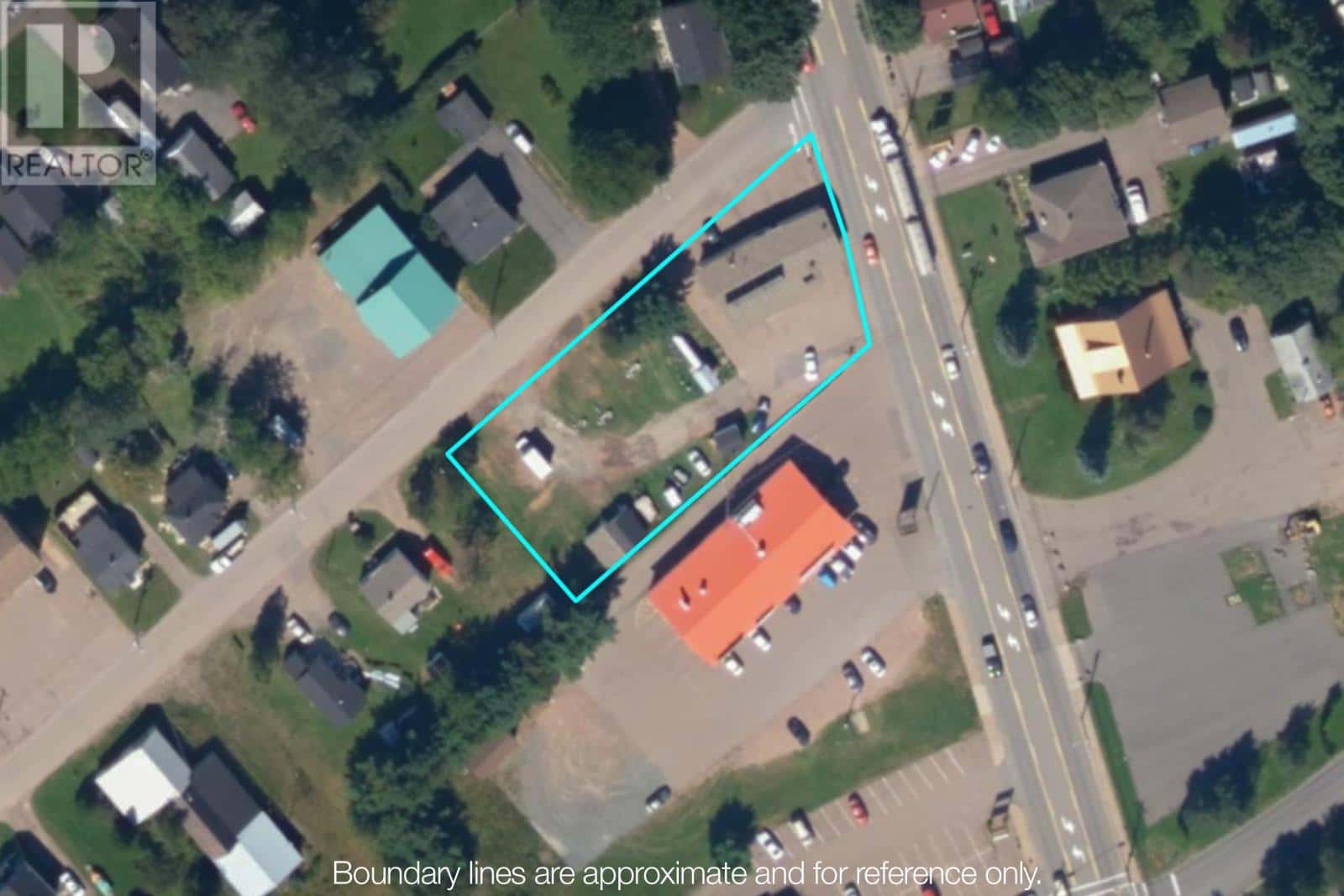 99 Albion Street S — Amherst, Nova Scotia - Photo 3 of 3