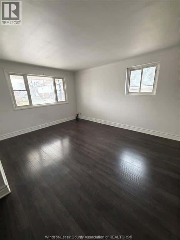 Windsor — Windsor - Photo 3 of 7