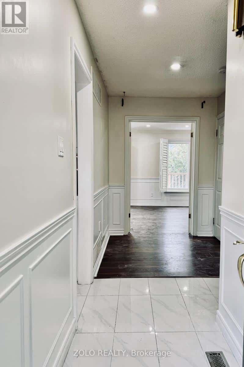 Burlington (Tyandaga) — Burlington (Tyandaga) - Photo 2 of 27