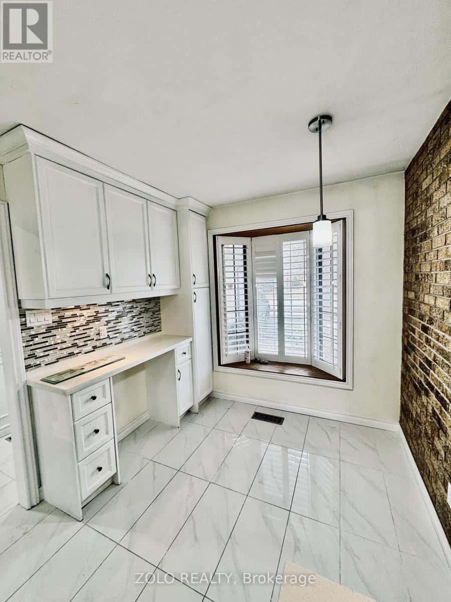 Burlington (Tyandaga) — Burlington (Tyandaga) - Photo 5 of 27