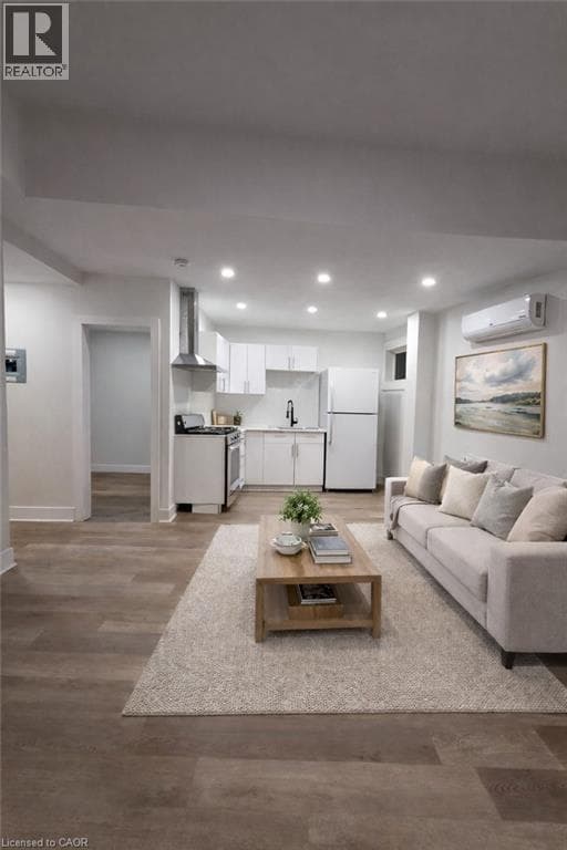 Welland — Welland - Main photo