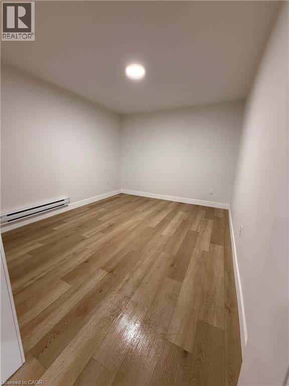 Welland — Welland - Photo 3 of 10