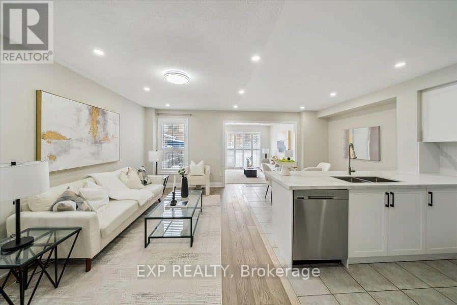 14 GATEWAY COURT — Whitby (Taunton North) - Photo 3 of 18