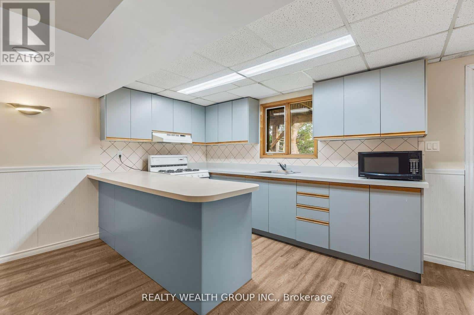 Whitby (Williamsburg) — Whitby (Williamsburg) - Photo 3 of 5