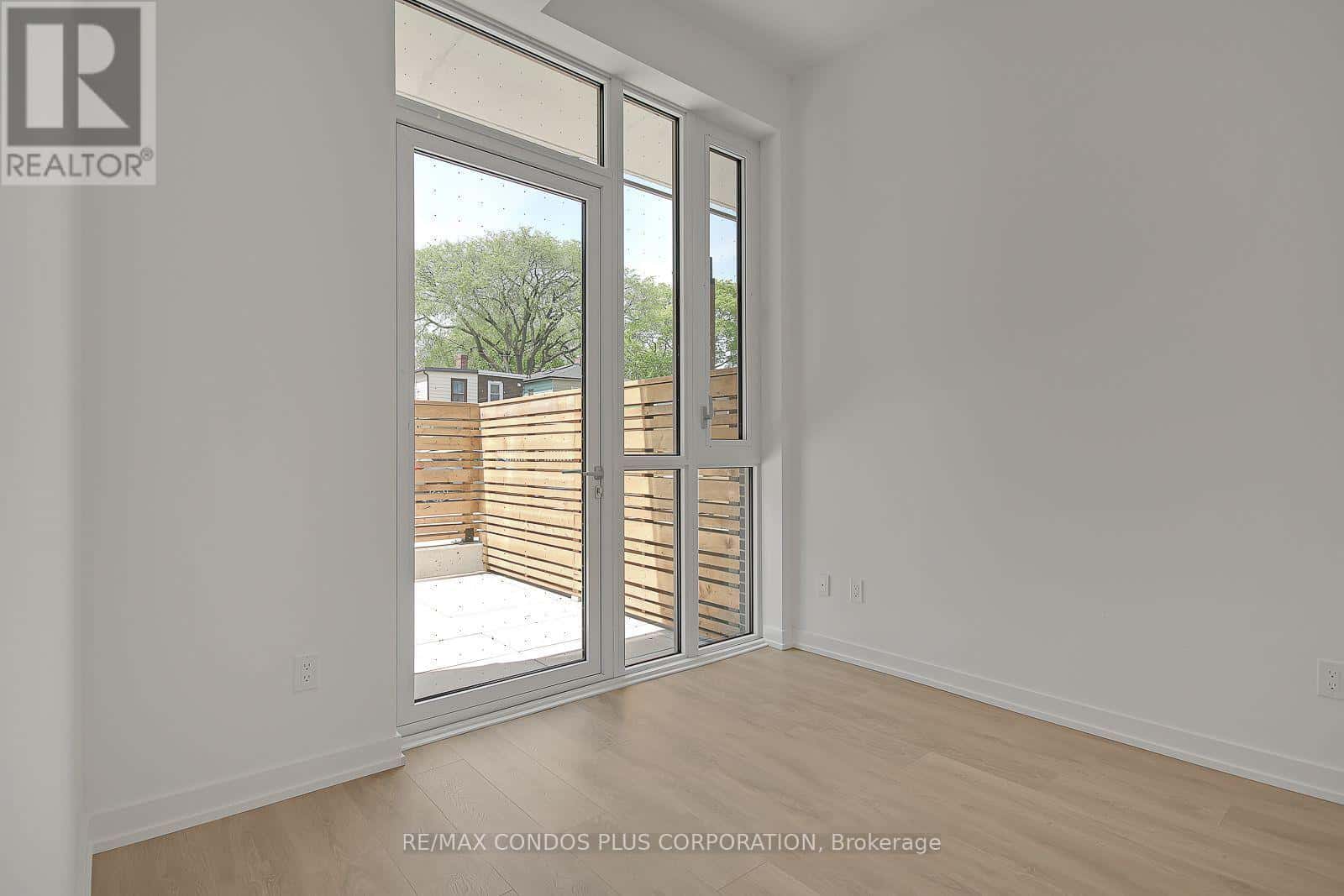 121 - 150 LOGAN AVENUE — Toronto (South Riverdale), Ontario - Photo 5 of 27