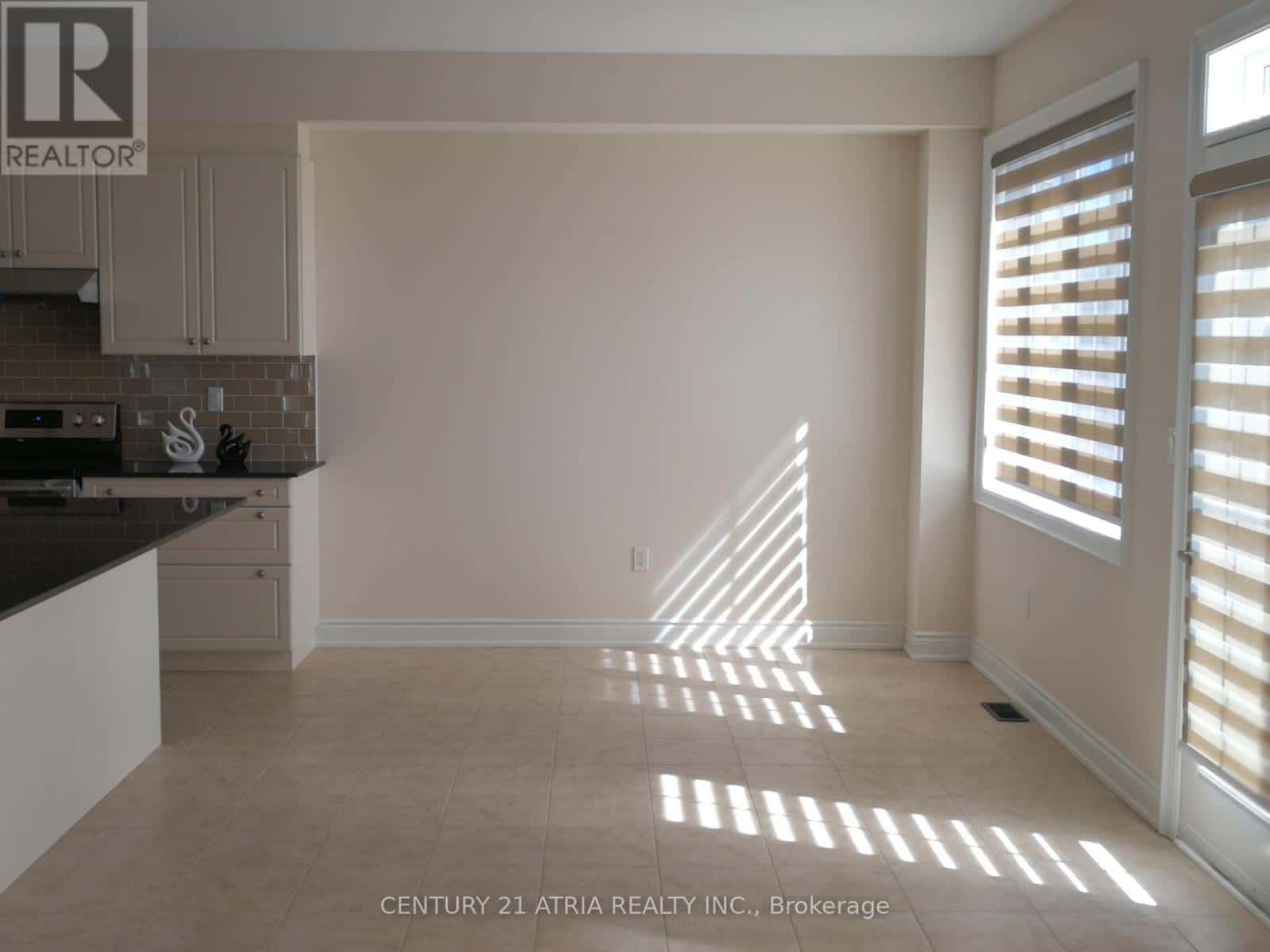 37 LADDER CRESCENT — East Gwillimbury (Sharon) - Photo 4 of 24