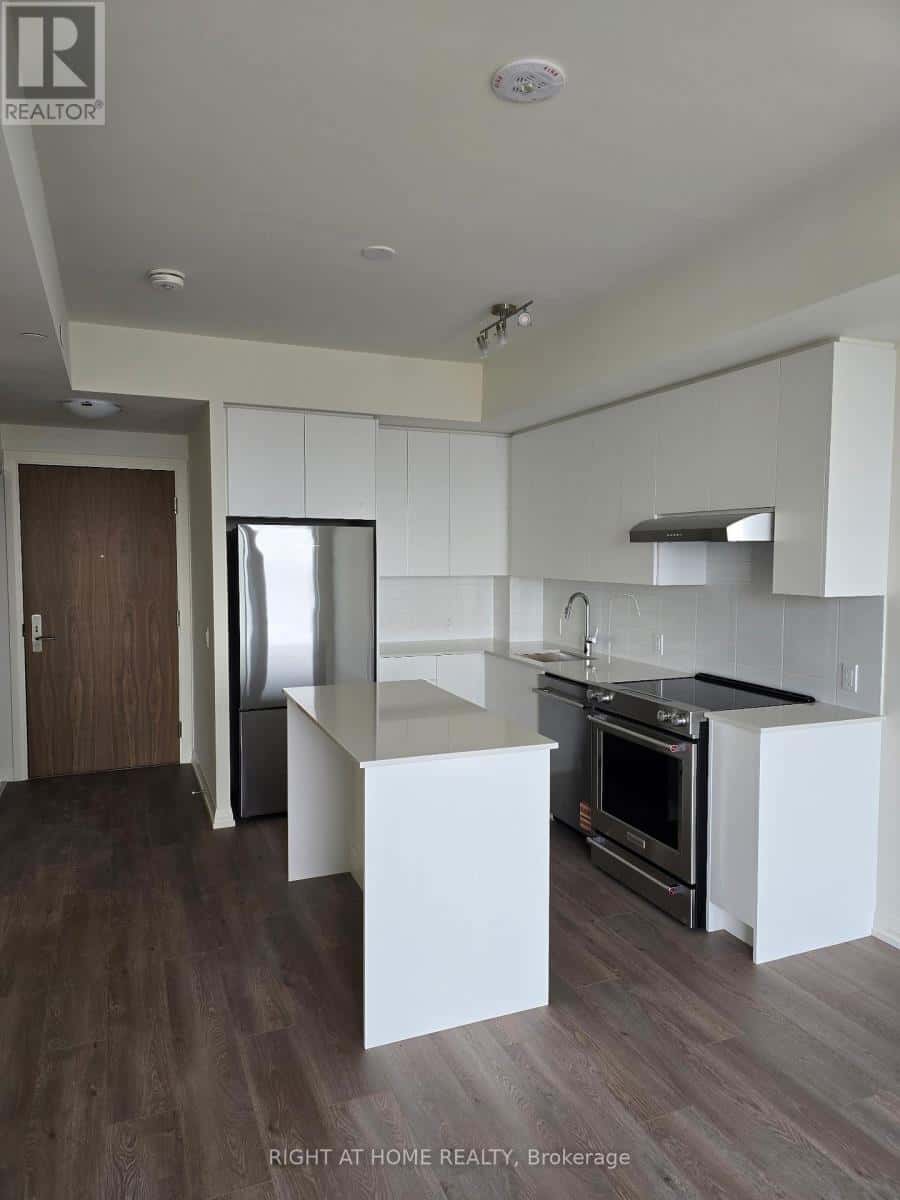 Vaughan (Vellore Village) — Vaughan (Vellore Village) - Photo 5 of 14