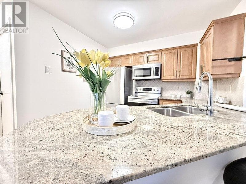 LPH2 - 25 GRENVILLE STREET — Toronto (Bay Street Corridor), Ontario - Main photo