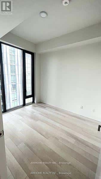 Toronto (Annex) — Toronto (Annex) - Photo 2 of 18