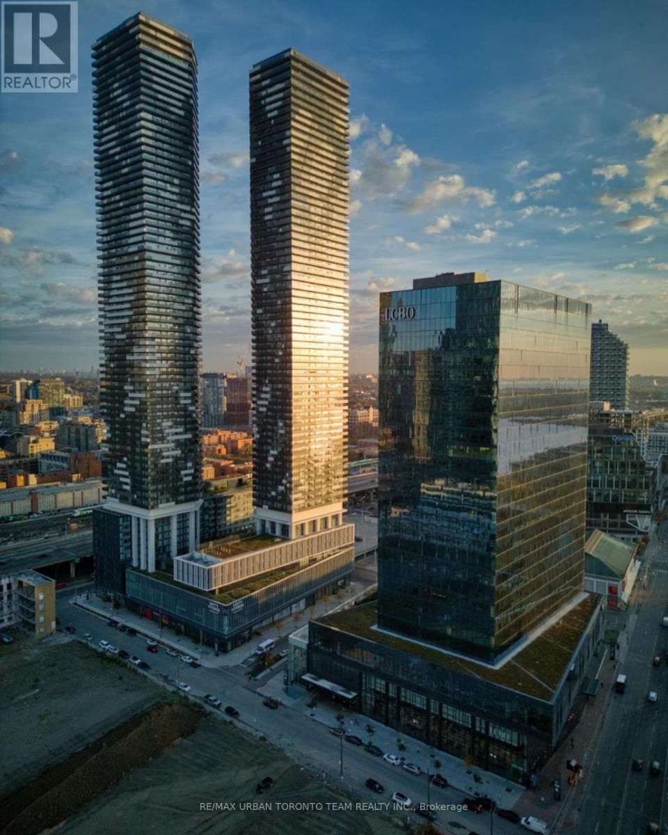 Toronto (Waterfront Communities) — Toronto (Waterfront Communities) - Main photo