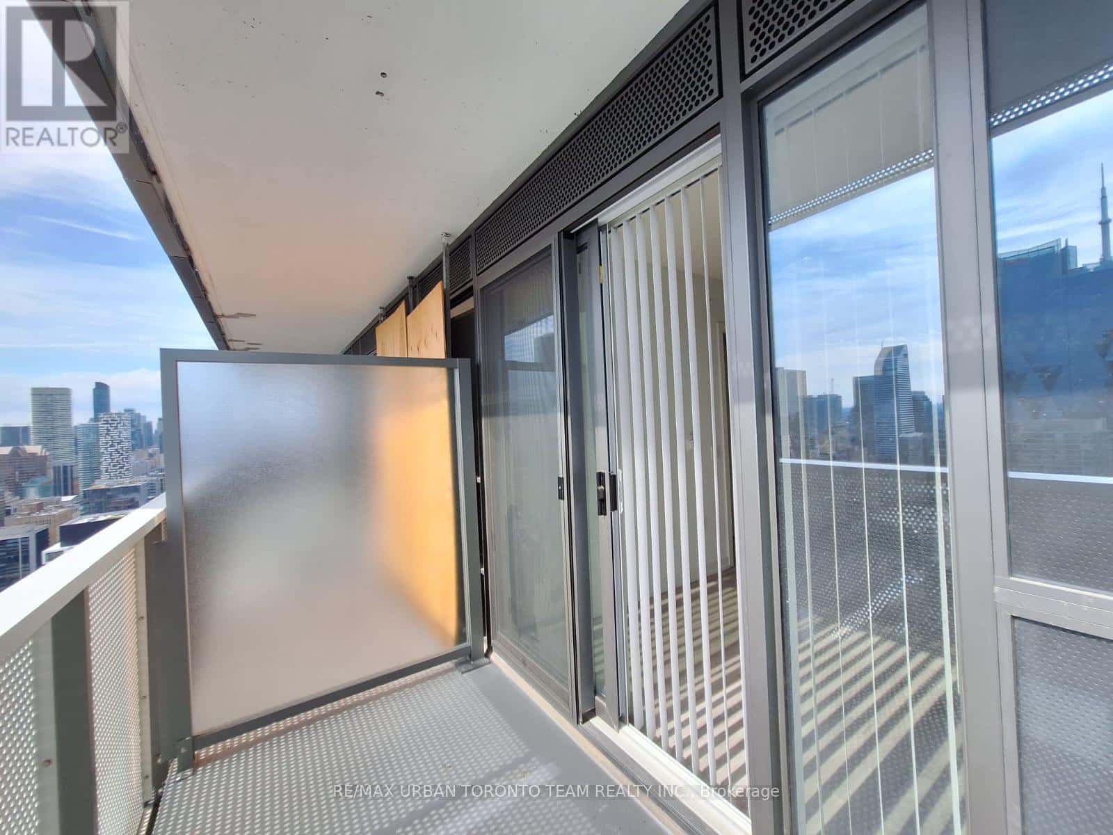 Toronto (Waterfront Communities) — Toronto (Waterfront Communities) - Photo 5 of 12