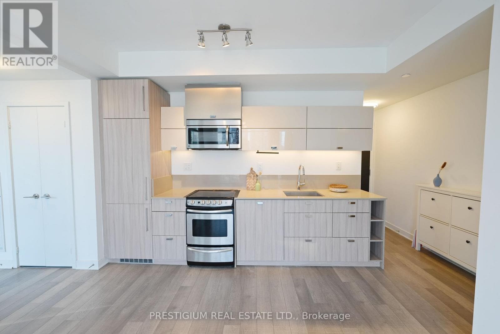 Toronto (Waterfront Communities) — Toronto (Waterfront Communities) - Main photo