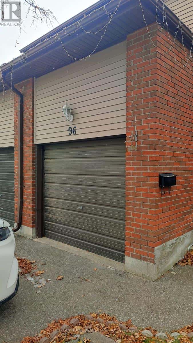 Brampton (Bramalea West Industrial) — Brampton (Bramalea West Industrial) - Photo 4 of 21