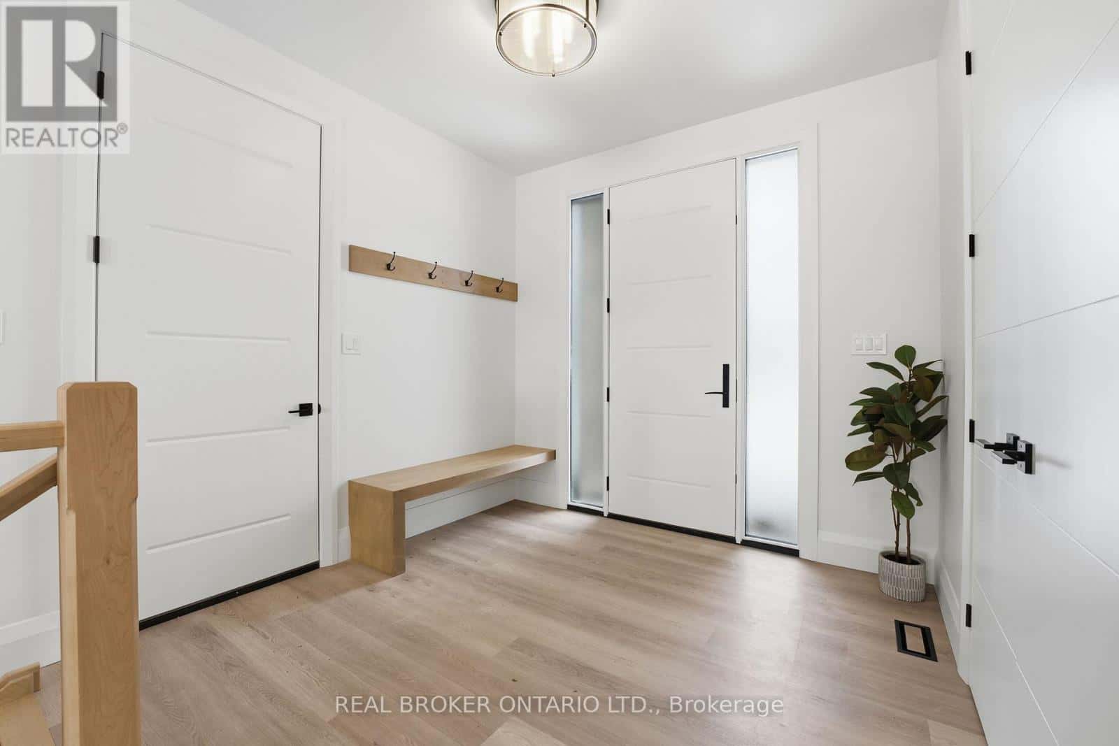 130 LA SALETTE ROAD — Norfolk (La Salette), Ontario - Photo 3 of 37