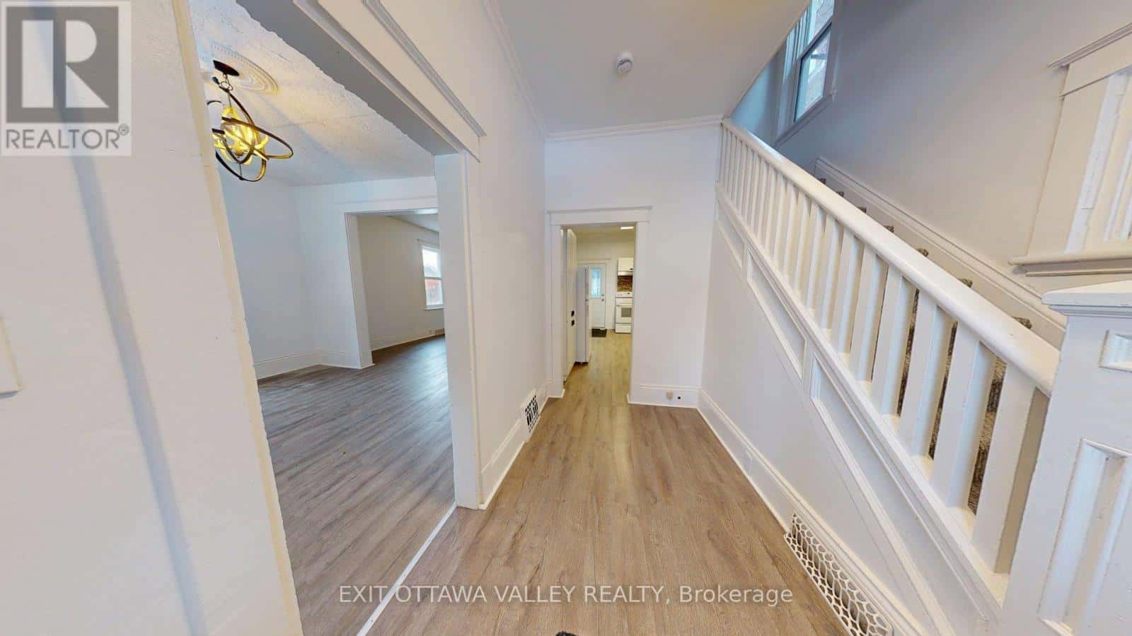 Pembroke — Pembroke - Photo 5 of 50