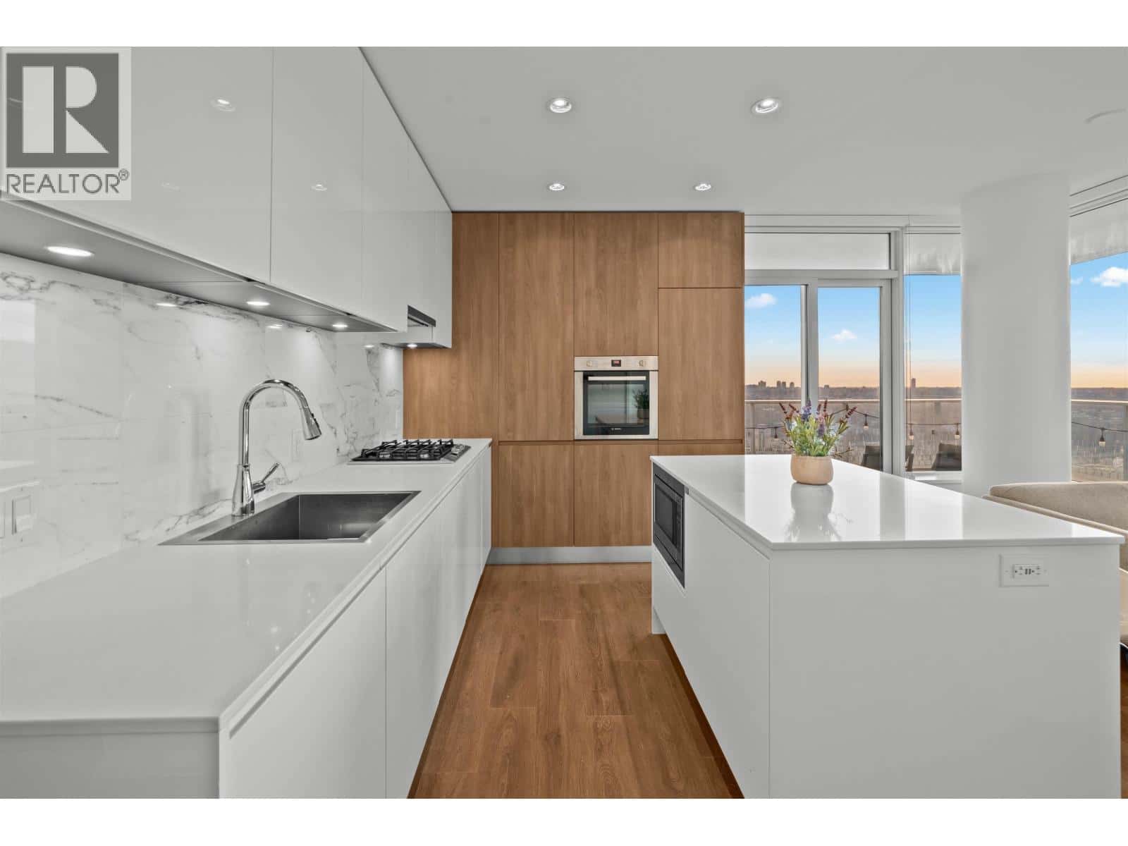 Burnaby — Burnaby - Photo 2 of 9