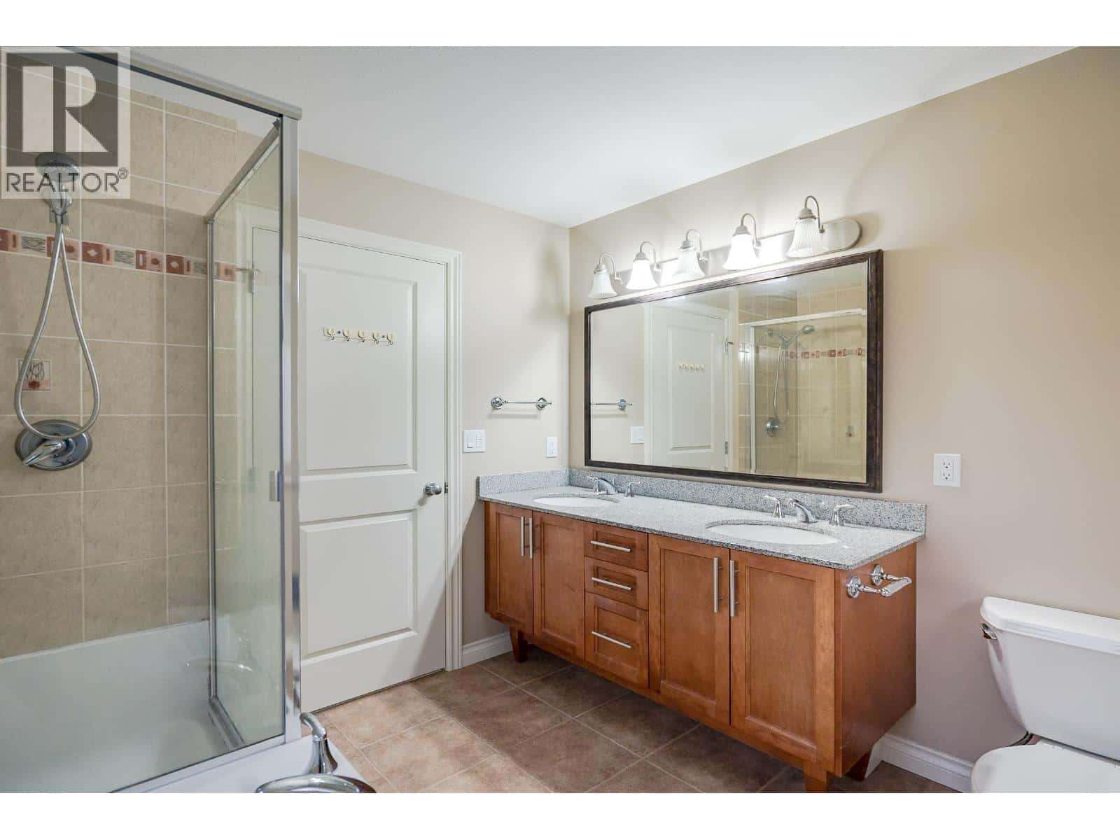 10 7060 BRIDGE STREET — Richmond - Photo 4 of 40