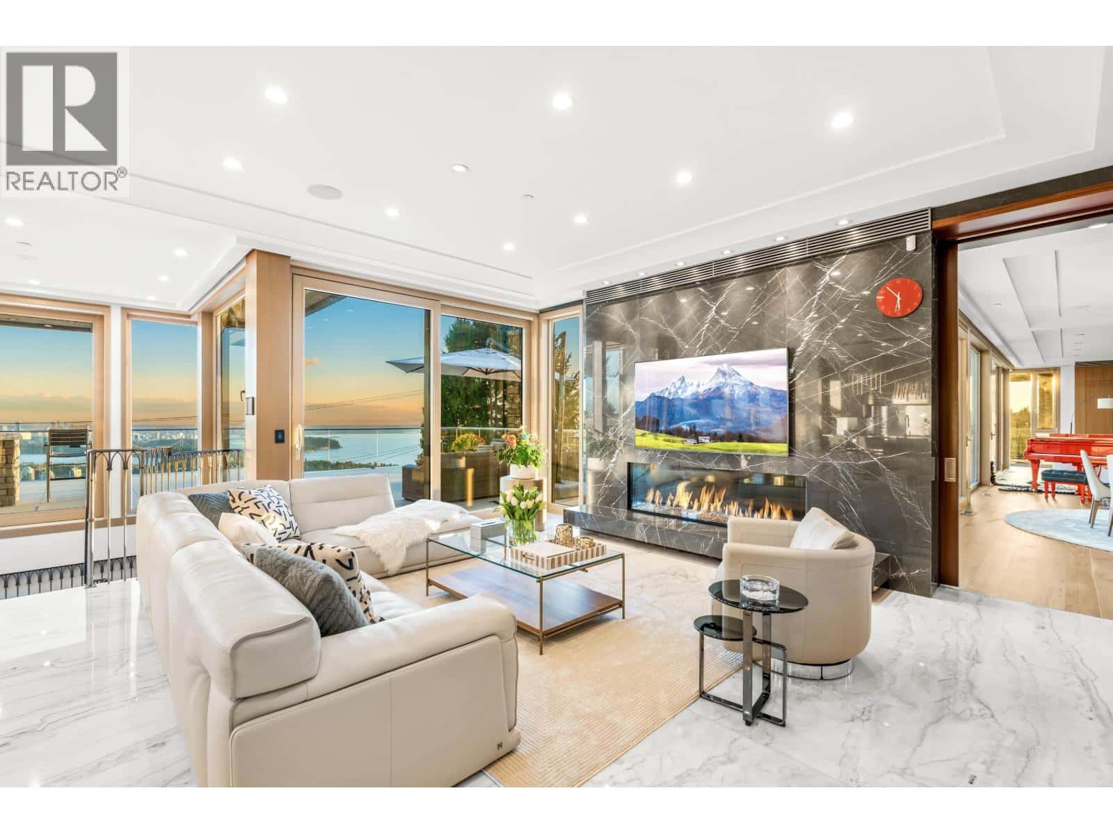 West Vancouver — West Vancouver - Photo 4 of 40