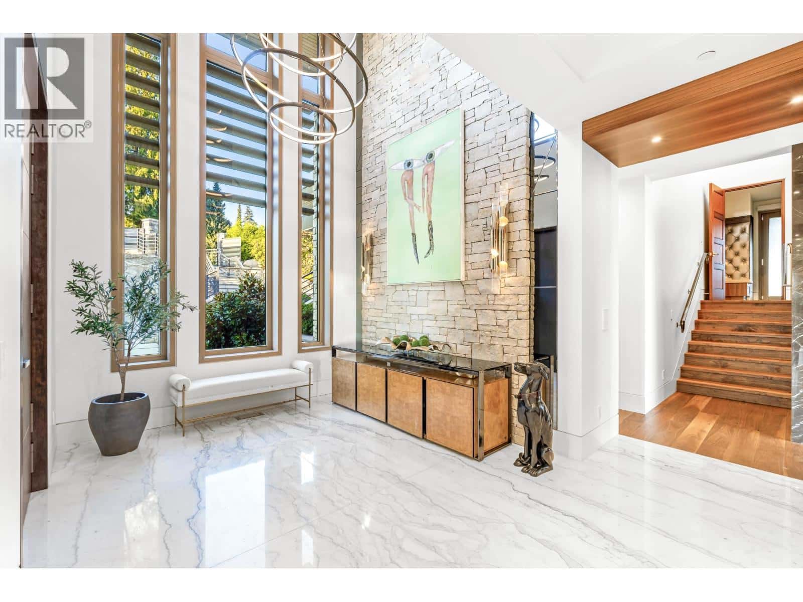 West Vancouver — West Vancouver - Photo 5 of 40