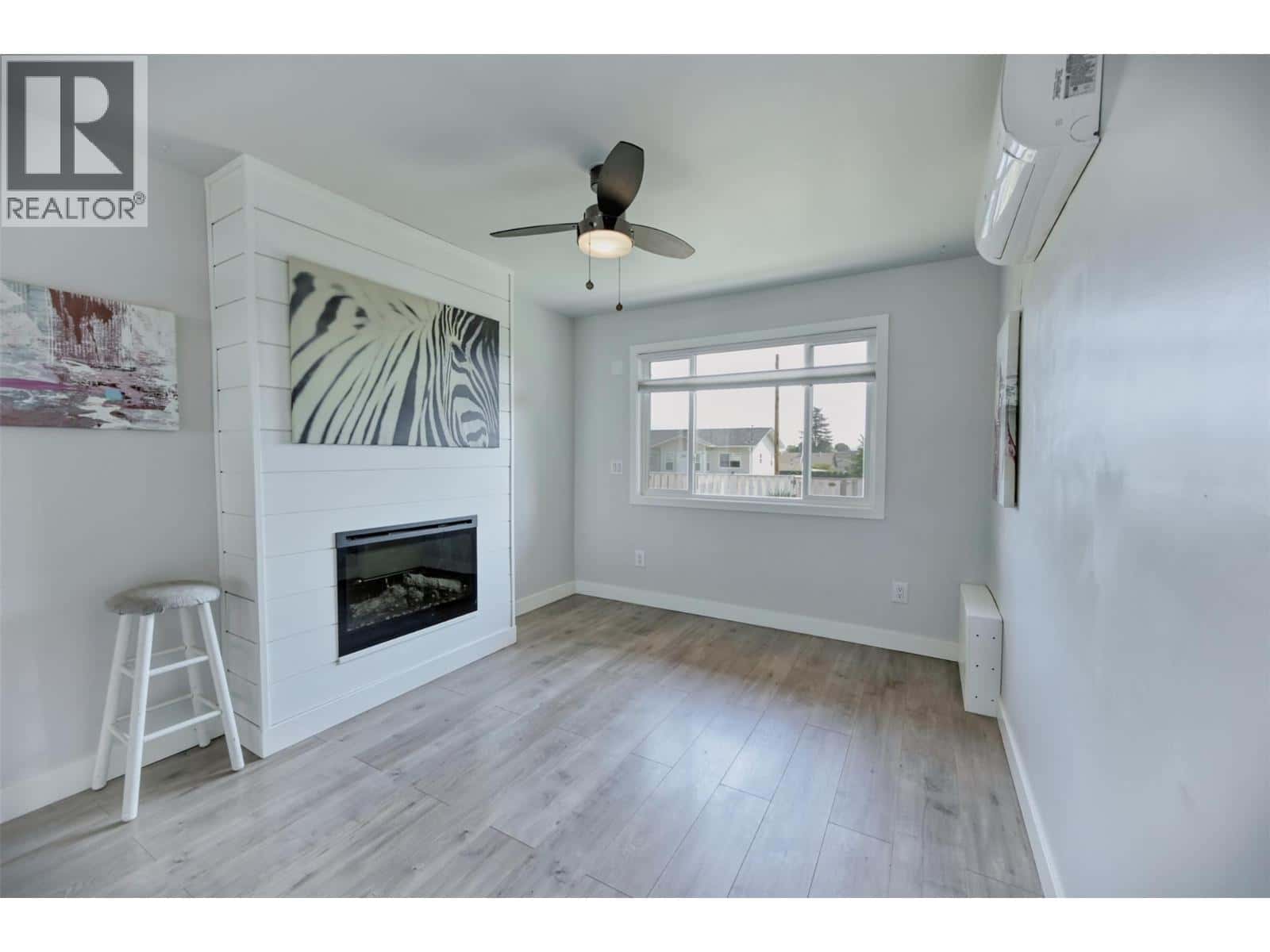 Osoyoos — Osoyoos - Photo 5 of 16